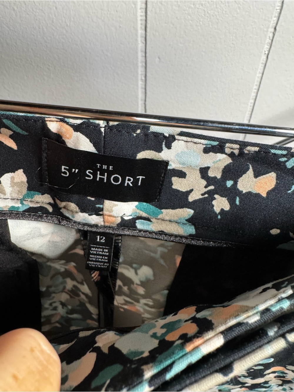 The Limited Women's High Waist 5" Short - Black Floral Print
